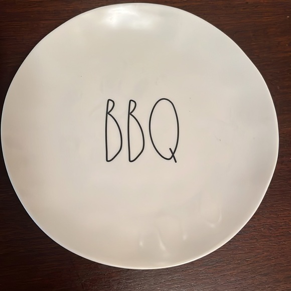 4 Rae Dunn Farmhouse Melamine Plates 2 Picnic, 2 BBQ - Picture 2 of 3